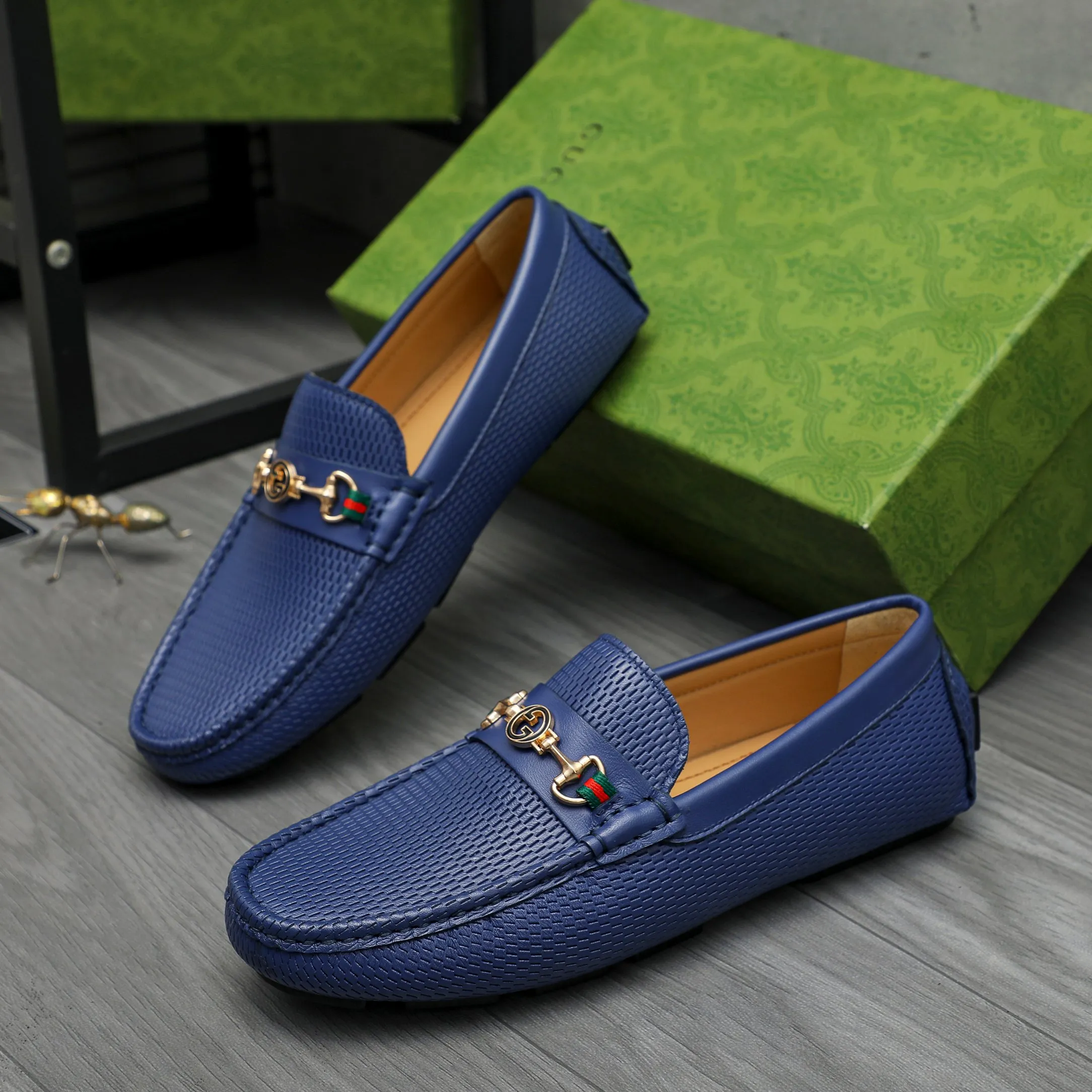 Men's shoes 💰p420 Product trademark: GUCCI (Gucci) casual slip-on men's shoes Regular size: 38-44 Product materials: Selected hollow cowhide upper, sheepskin lining, rubber outsole